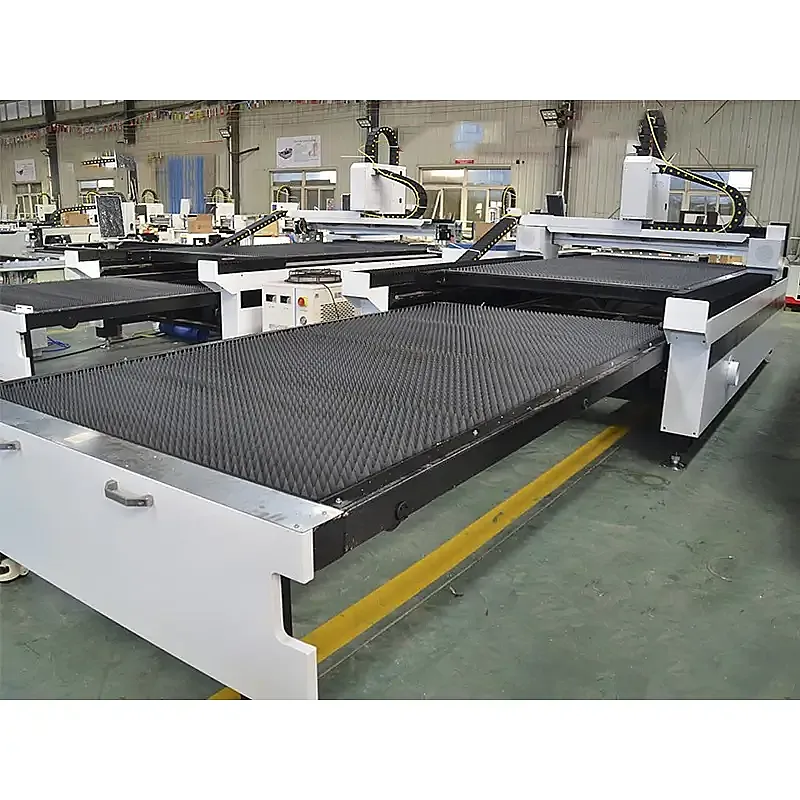 Сменные столы на лазерном станке Metaltec 1530С