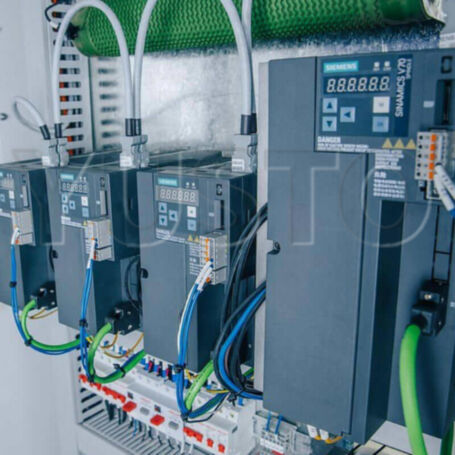 Обрабатывающий центр вертикальный фрезерный 4-х осевой с ЧПУ TOPMILL 650S