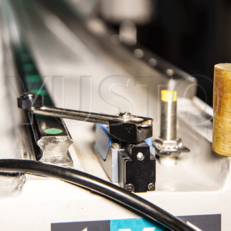 Фрезерный станок со сменой инструмента KAMACH 2030 ATC