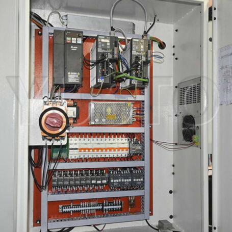 Токарный станок по металлу с ЧПУ MetalTec CK 40x750 с прямой станиной