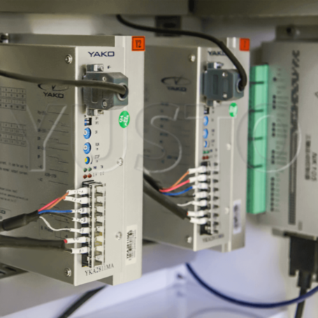 Фрезерный станок с ЧПУ VENO K45MT1530 4,5 кВт