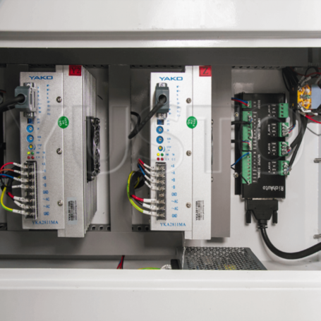 Фрезерный станок с ЧПУ VENO K30MT1218 3 кВт