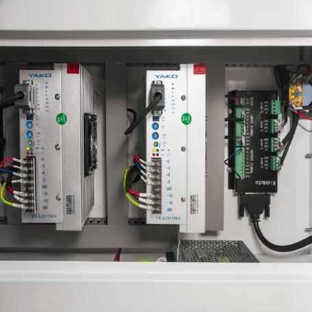 Фрезерный станок с ЧПУ VENO K30MT1218 (1200х1800 мм, 3 кВт)
