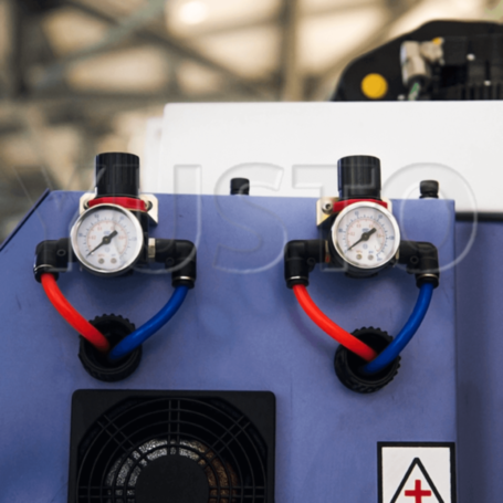 Фрезерный станок со сменой инструмента VENO UC481-1530