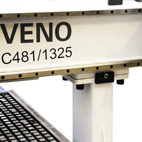 Деревообрабатывающий фрезерный станок со сменой инструмента VENO UC481-2030