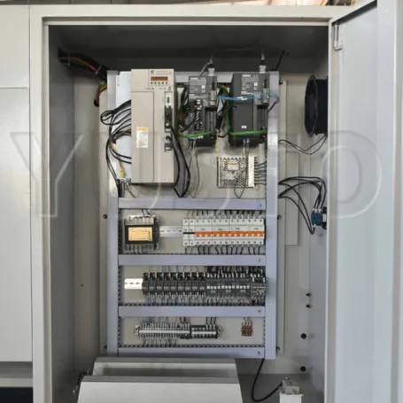 Токарный станок по металлу c ЧПУ с прямой станиной MetalTec CK 50x1500