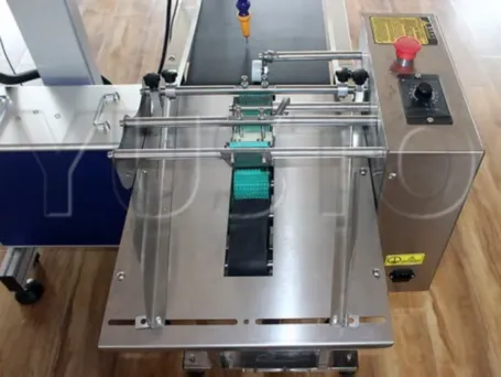 Лазерный маркер по металлу Kamach Fiber T450 с конвейерным столом