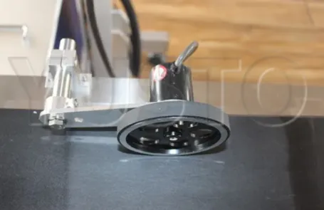 Лазерный маркер по металлу Kamach Fiber T450 с конвейерным столом